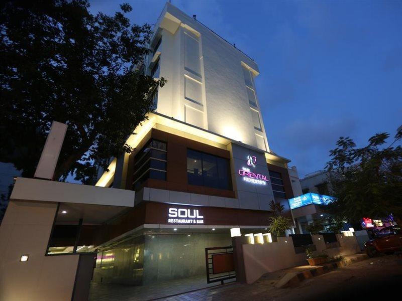 The Oriental Residency Hotell Mumbai Exteriör bild
