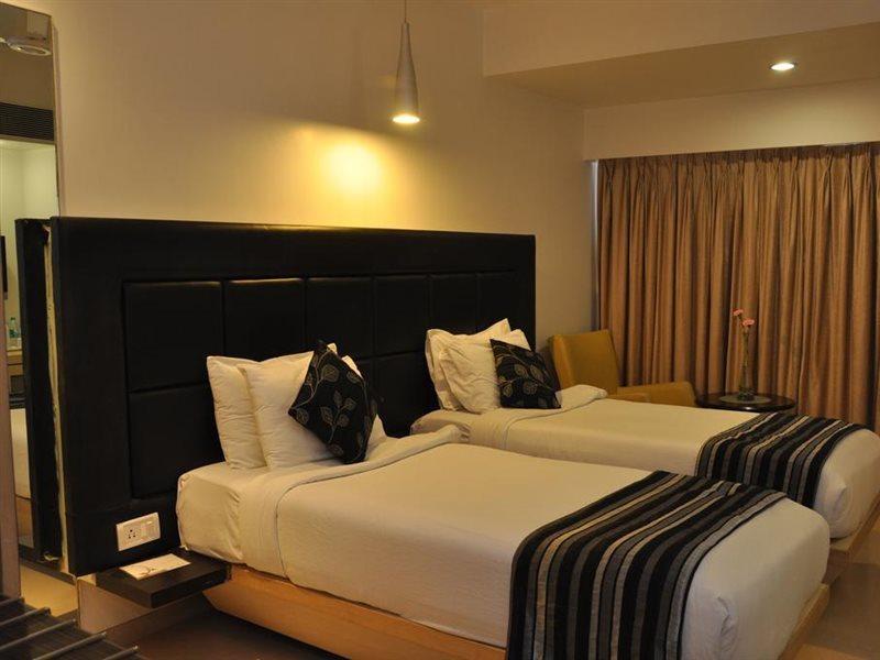 The Oriental Residency Hotell Mumbai Exteriör bild