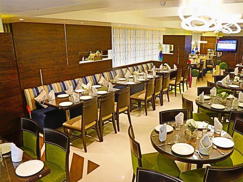 The Oriental Residency Hotell Mumbai Exteriör bild