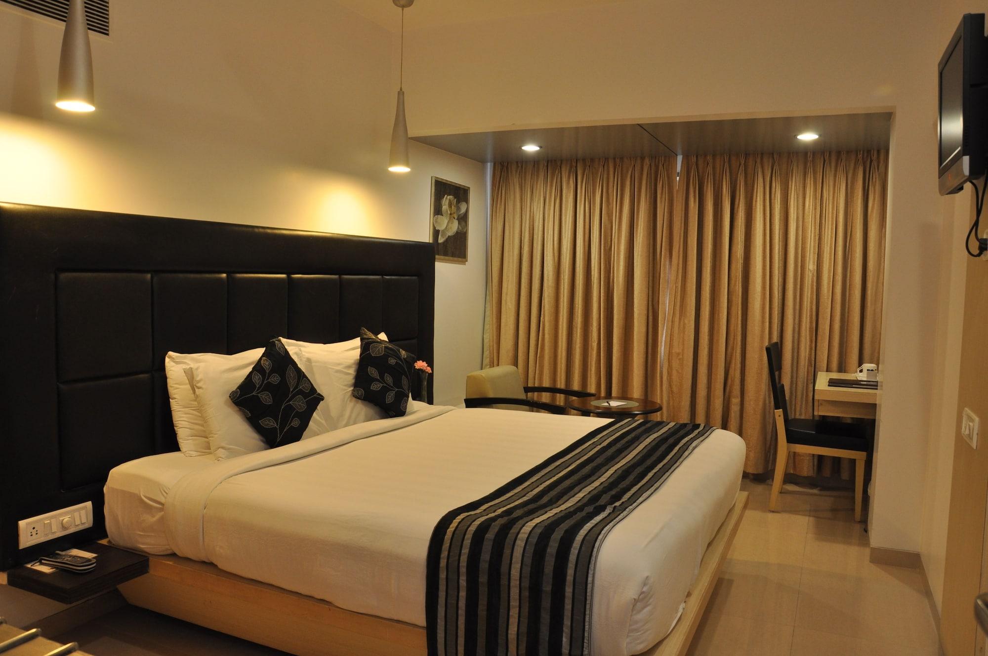 The Oriental Residency Hotell Mumbai Exteriör bild