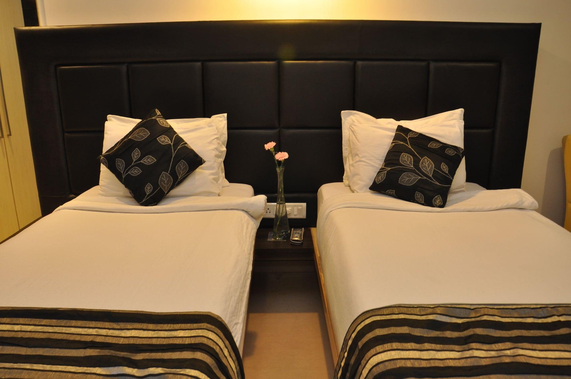 The Oriental Residency Hotell Mumbai Exteriör bild