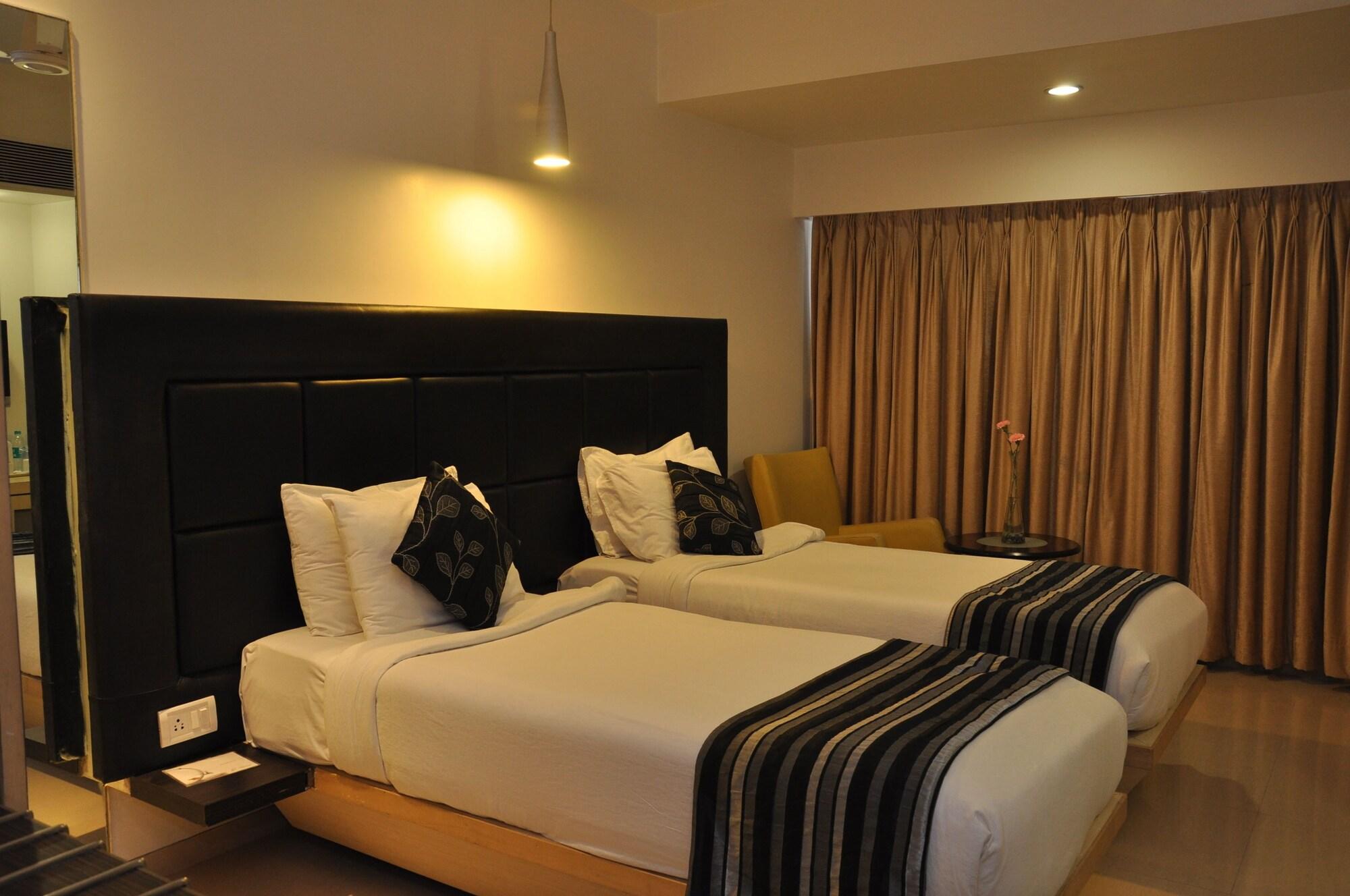 The Oriental Residency Hotell Mumbai Exteriör bild