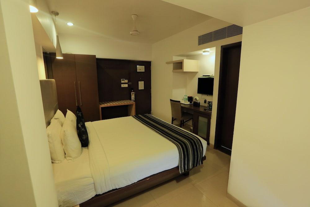 The Oriental Residency Hotell Mumbai Exteriör bild
