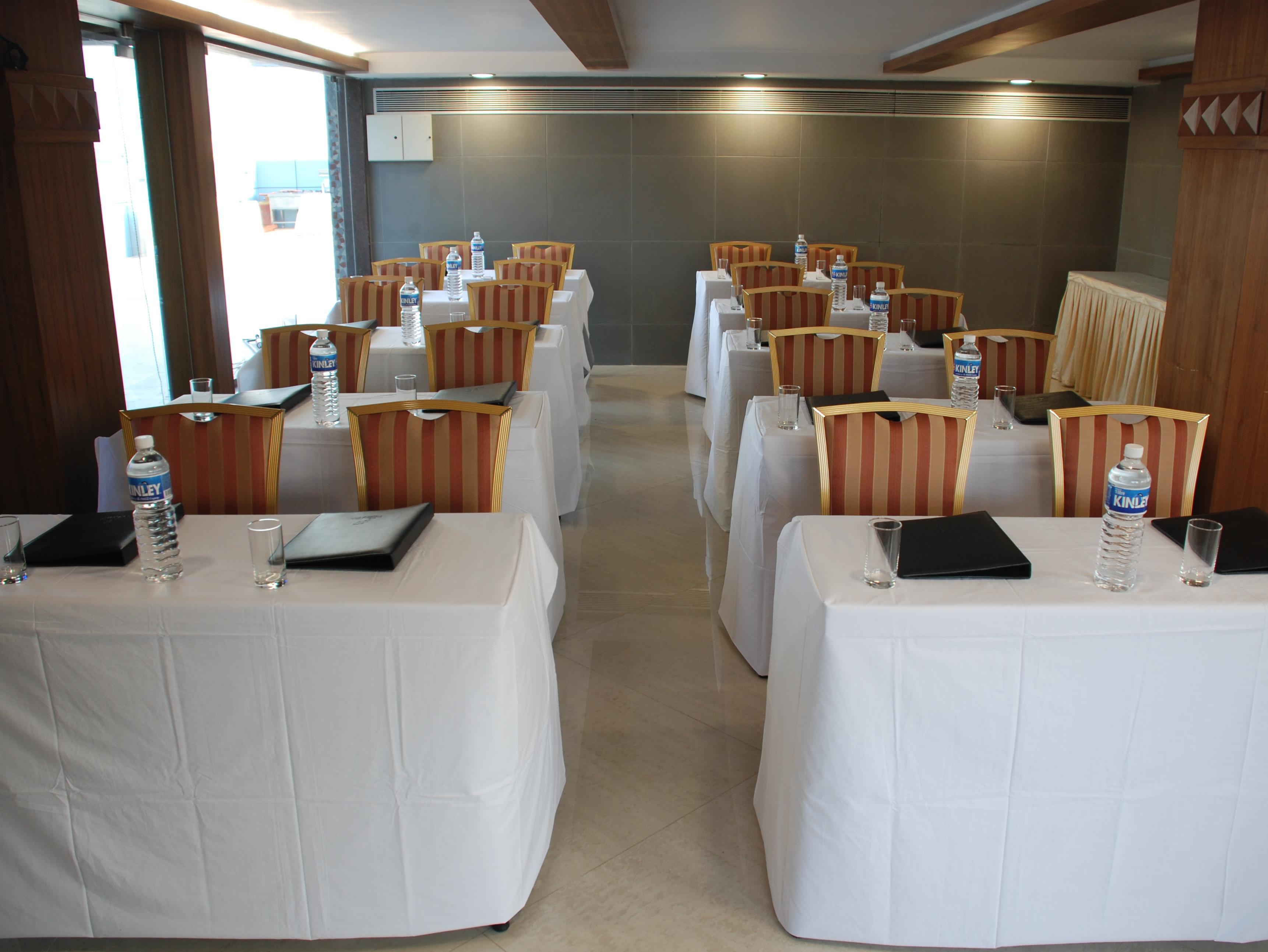 The Oriental Residency Hotell Mumbai Exteriör bild