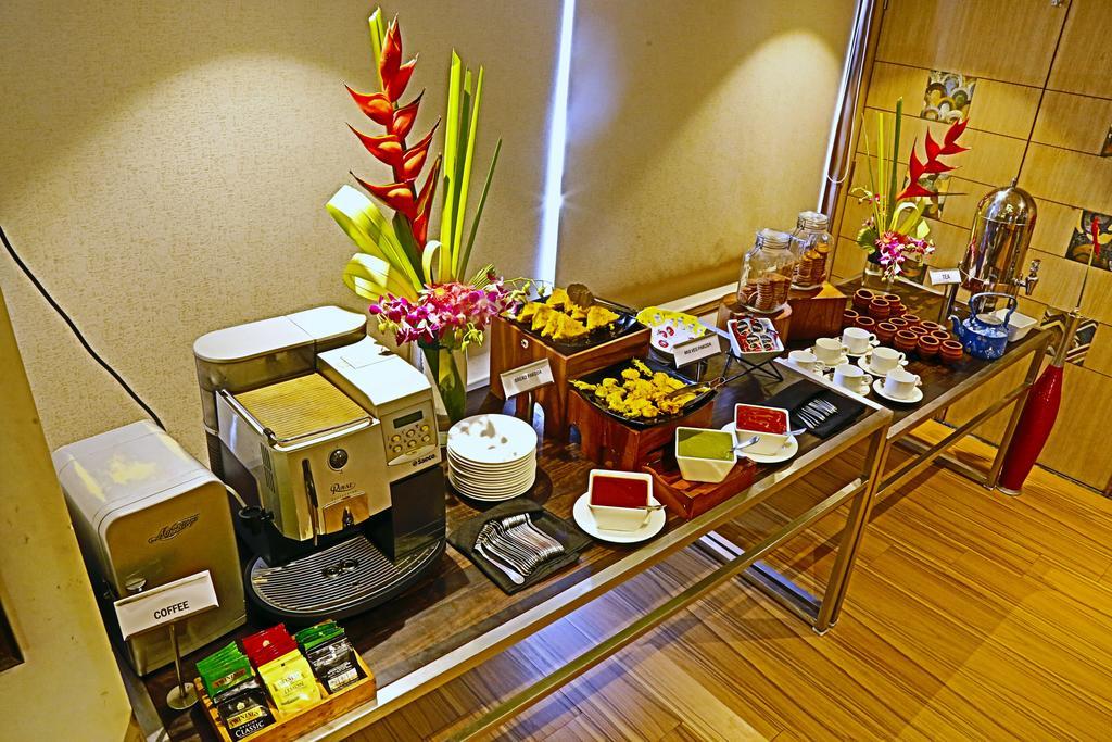 The Oriental Residency Hotell Mumbai Exteriör bild