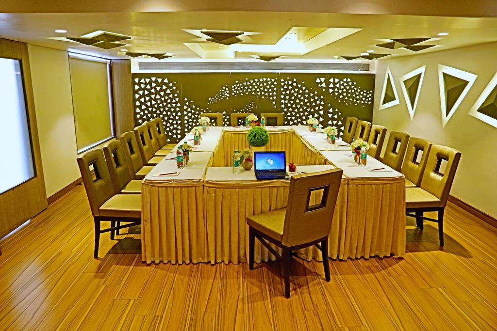 The Oriental Residency Hotell Mumbai Exteriör bild