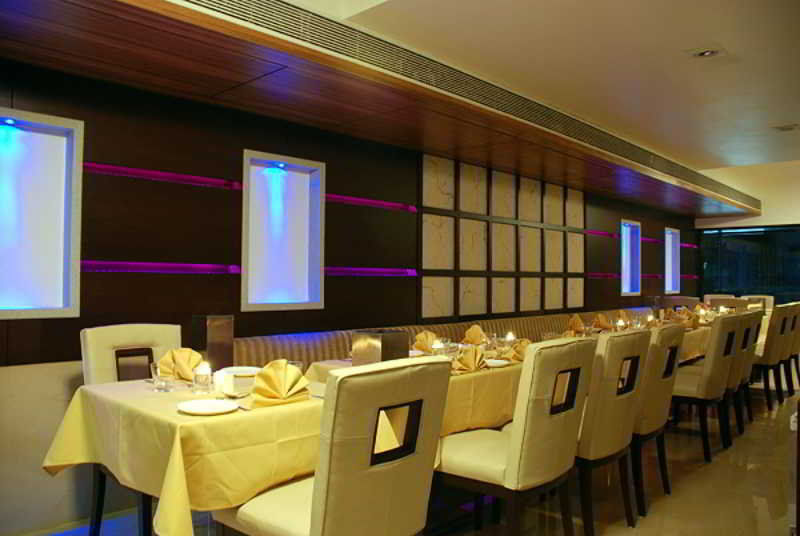 The Oriental Residency Hotell Mumbai Exteriör bild