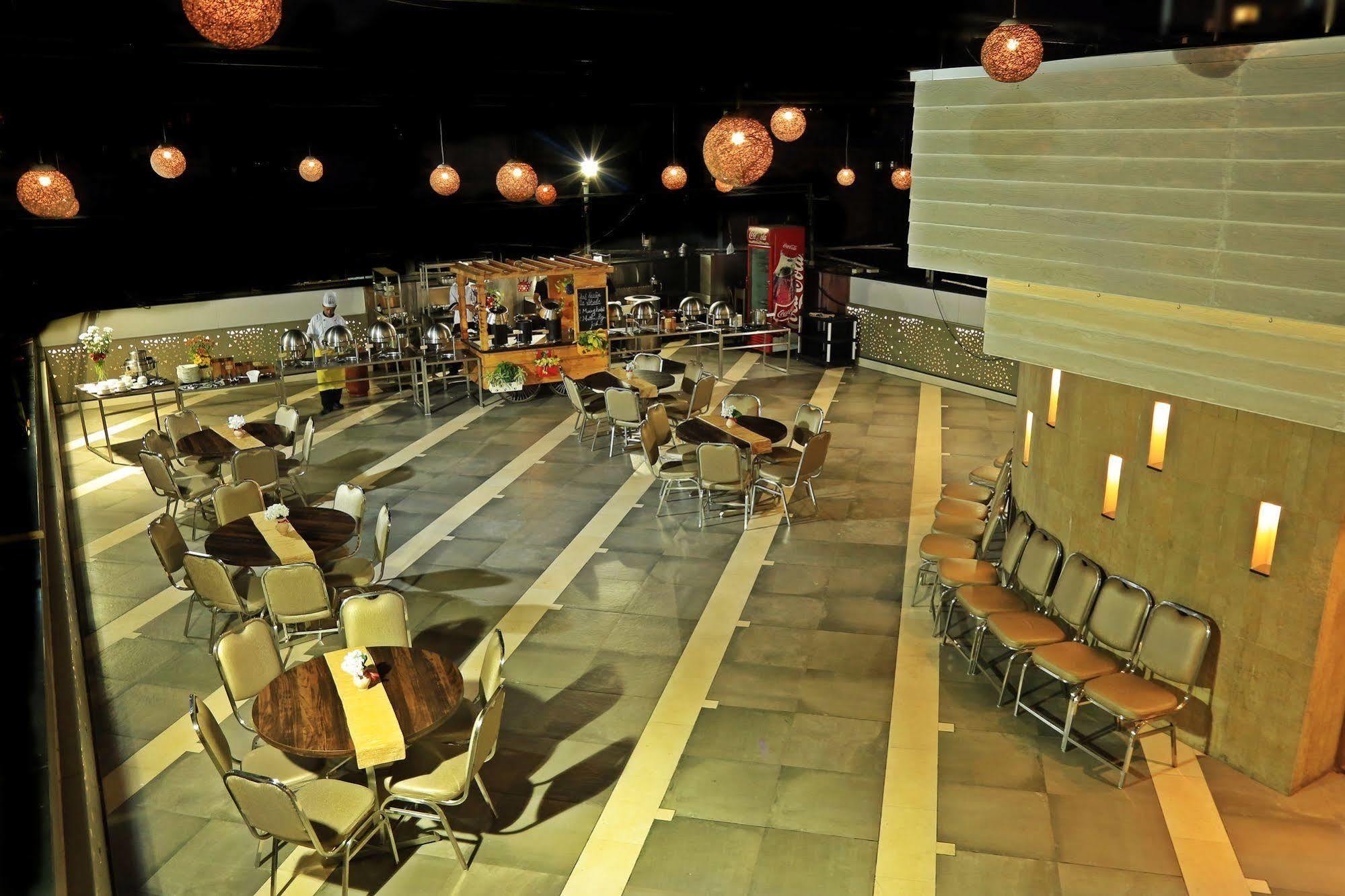 The Oriental Residency Hotell Mumbai Exteriör bild